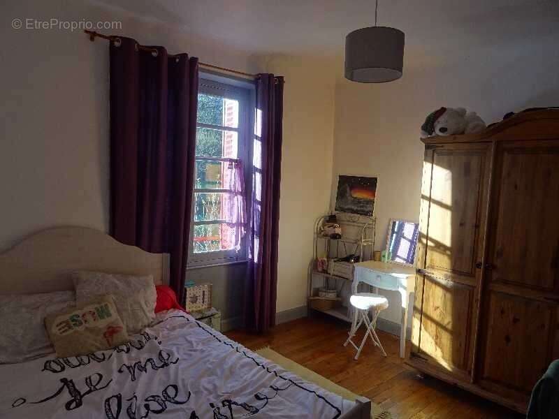 Maison à BUGEAT