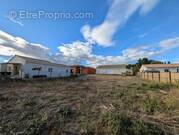 Terrain à POUZOLLES