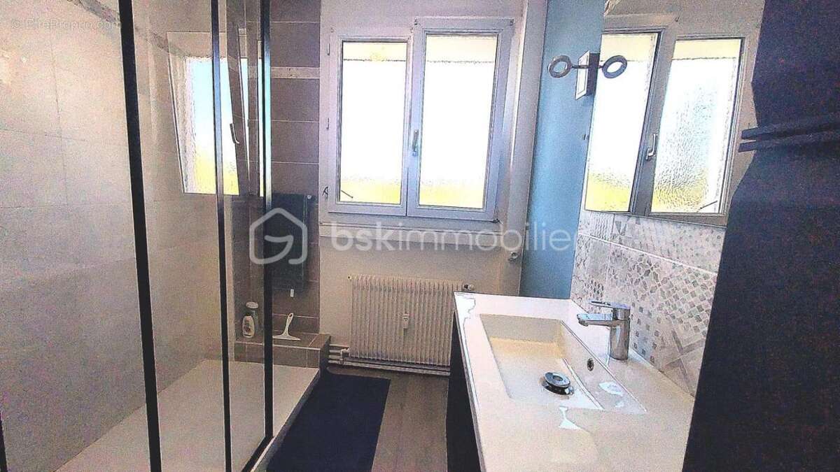 Appartement à SAINT-JEAN-DE-LA-RUELLE