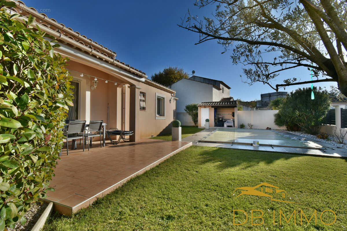 Maison à SAINT-LAURENT-DES-ARBRES