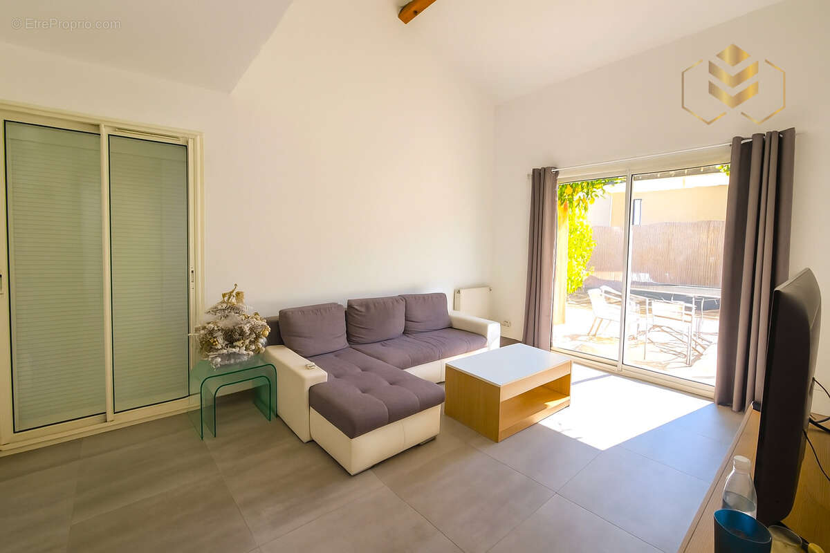 Maison à EZE