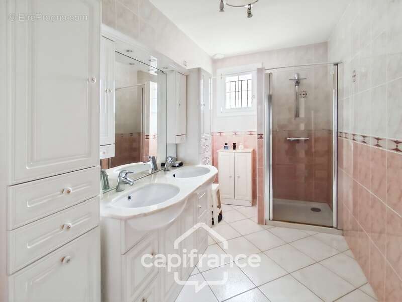 Maison à vendre 5 pièces LA CHAPELLE HUON (72)  -  Terrain 1648 m²  - - photo 10