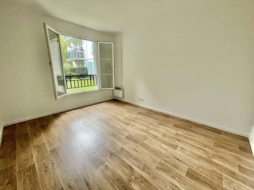 Appartement à LE PLESSIS-PATE