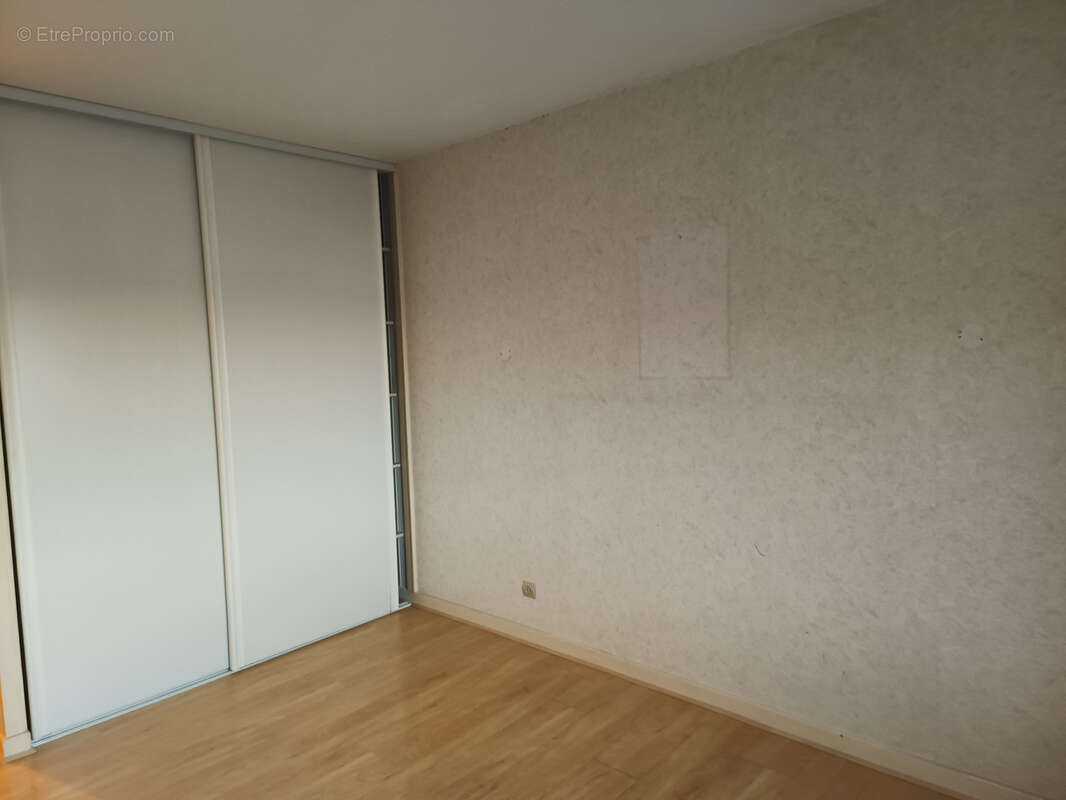 Appartement à LE PEAGE-DE-ROUSSILLON