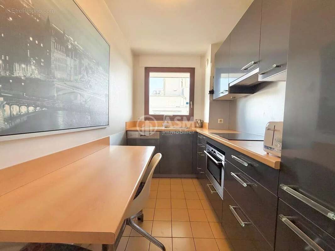 Appartement à COURBEVOIE