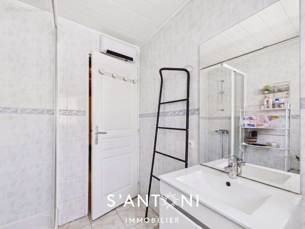Appartement à VIAS