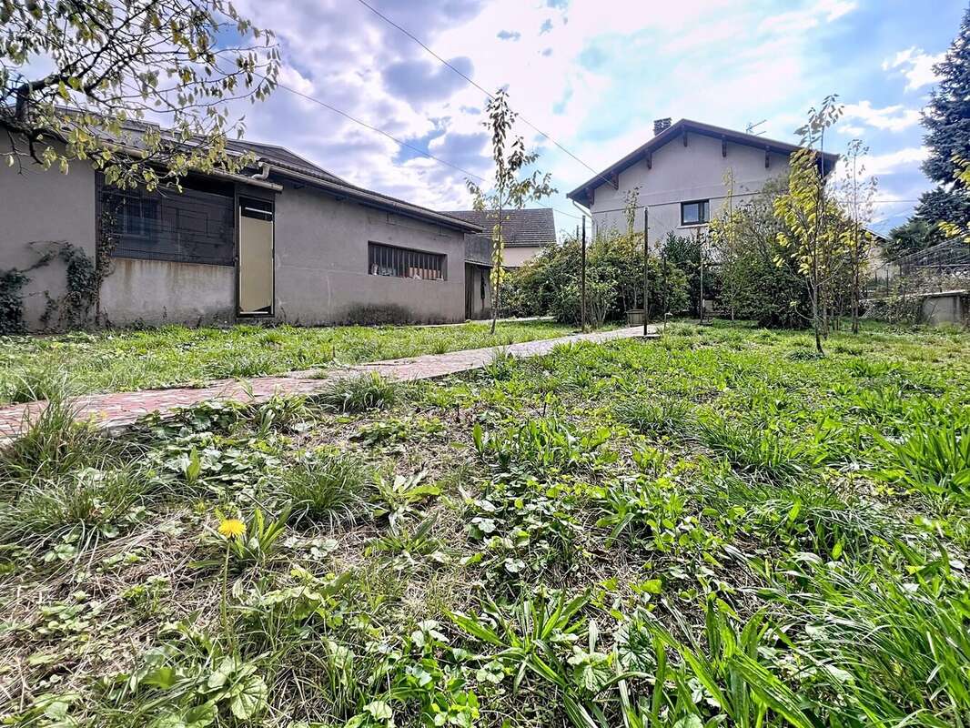 Terrain à LE PONT-DE-CLAIX