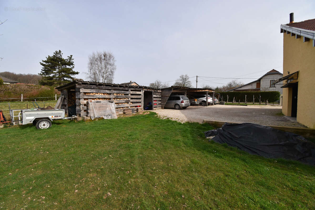 Maison à FLEUREY-LES-SAINT-LOUP