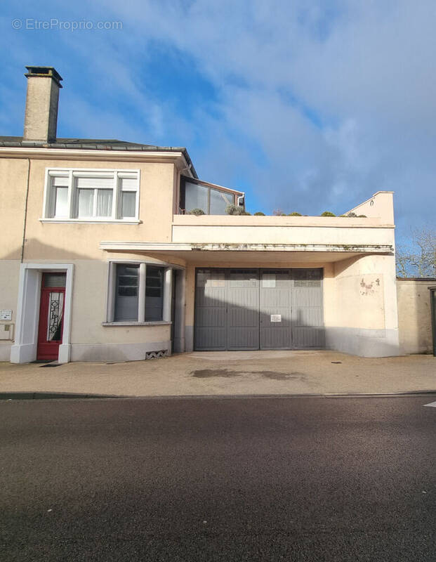 Commerce à FOURCHAMBAULT