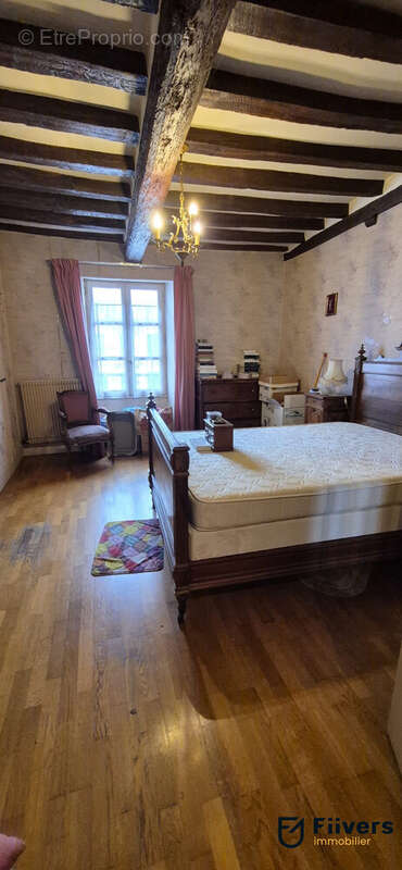 Maison à SAINT-FARGEAU-PONTHIERRY