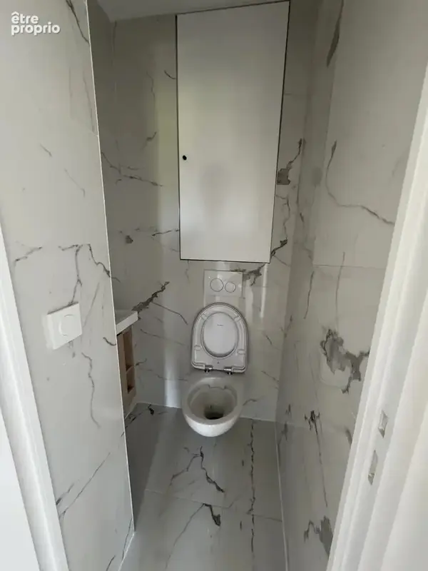 3 pièces enterement rénové, dernier étage avec ascenseur et 4 balcons - photo 9