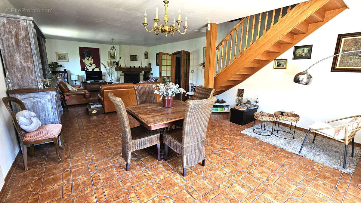 Maison à BAGNOLS-EN-FORET