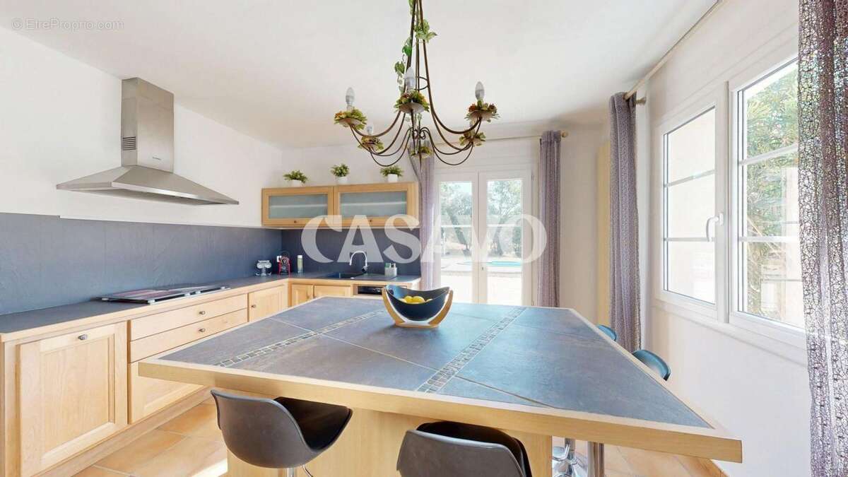 Maison à POURRIERES