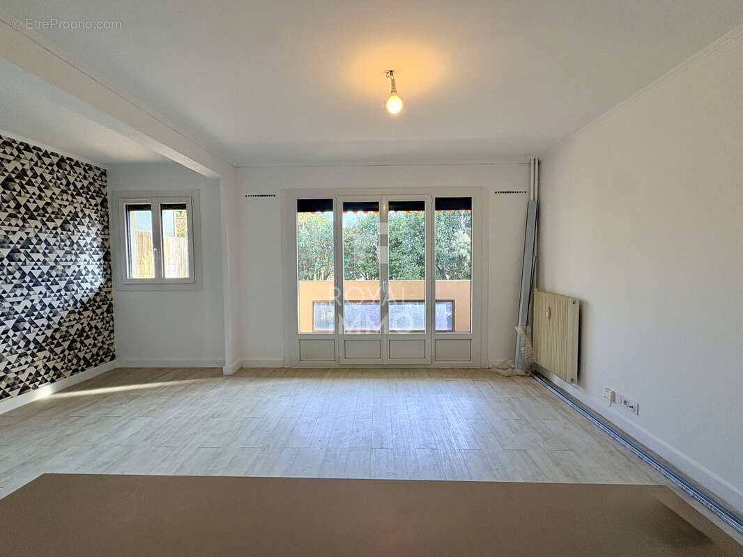 Appartement à LA VALETTE-DU-VAR
