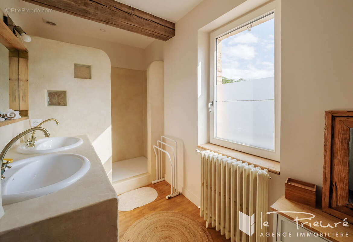 A seulement 10 mlin d'Albi !  Superbe corps de ferme rénové, 461 m², verrière, piscine et jardin arboré de 5000 m², cadre paisib - photo 8