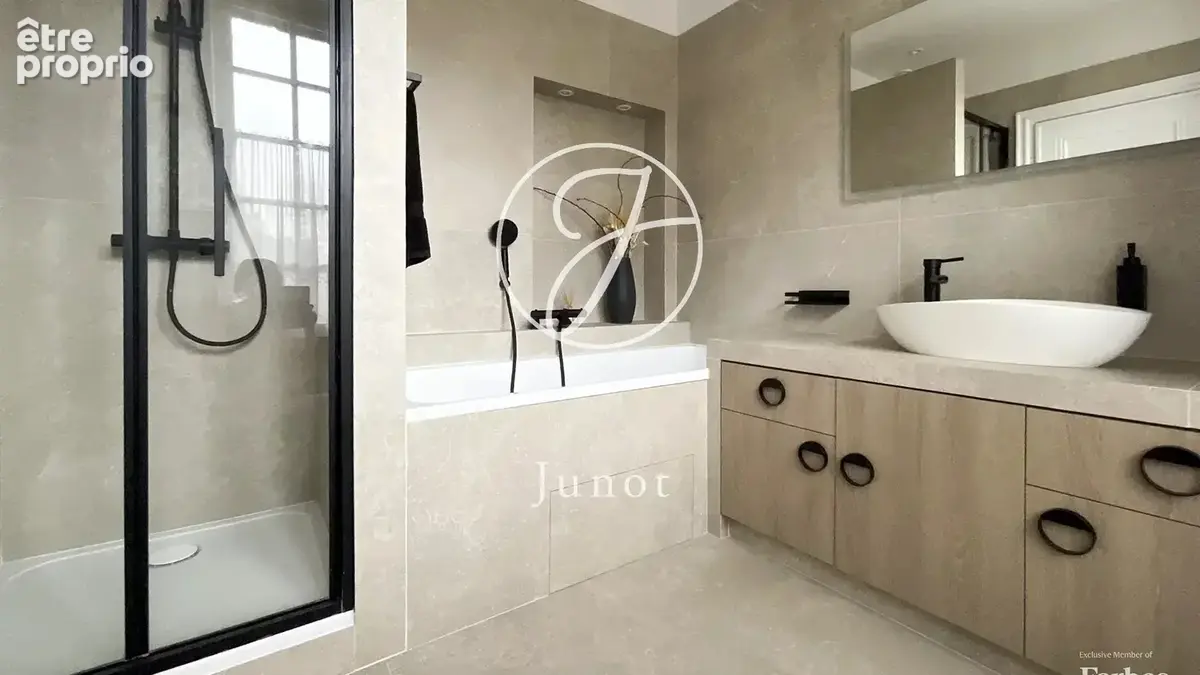 Mouvaux – Maison de caractère dans un manoir - 8 pièces – 253m² - 401m² utiles - 6 chambres – Parc – Stationnements - photo 7