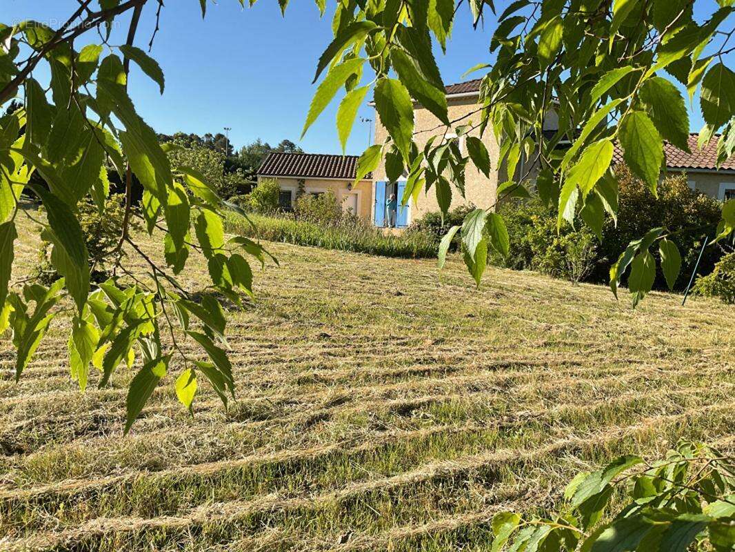 Maison à SAINT-SAUVEUR-DE-CRUZIERES