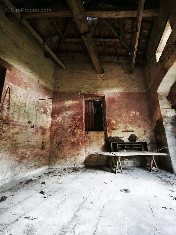 Maison à SAINT-CHRISTOLY-DE-BLAYE