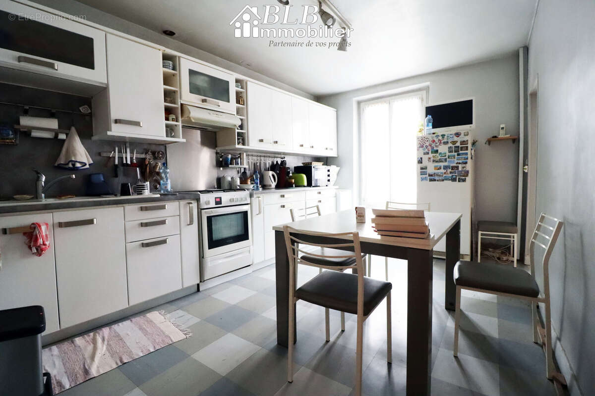 Appartement à LE PERRAY-EN-YVELINES