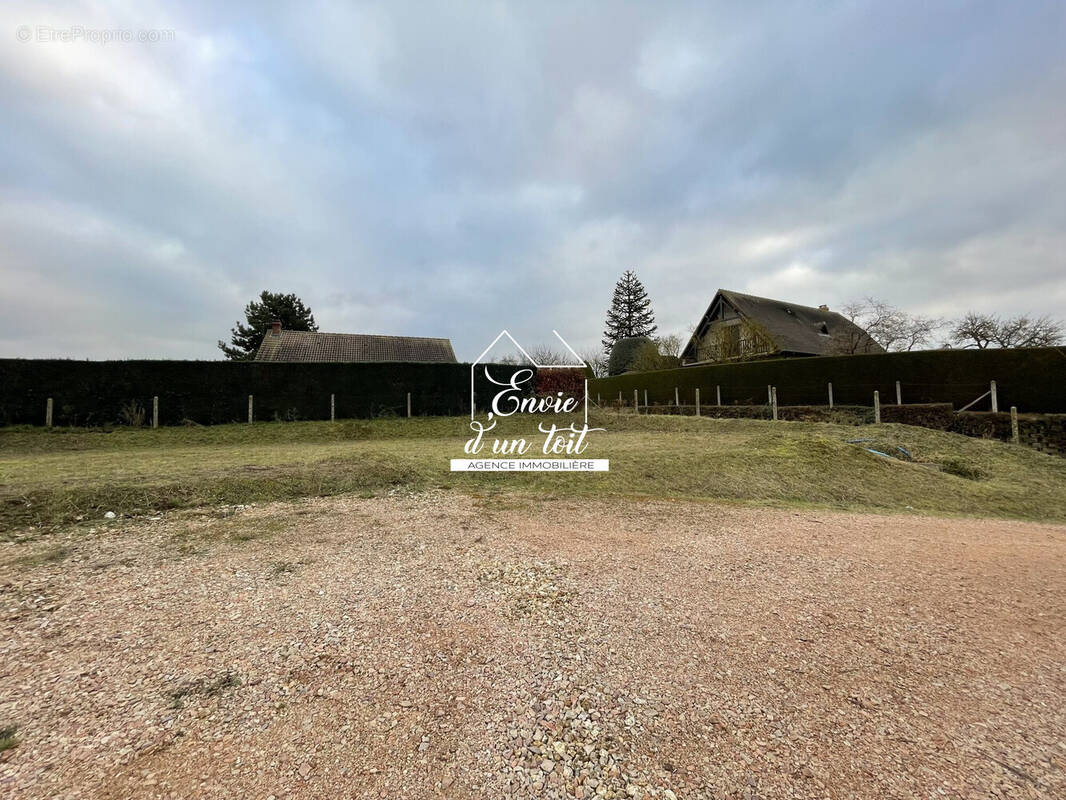 Terrain à LE NEUBOURG