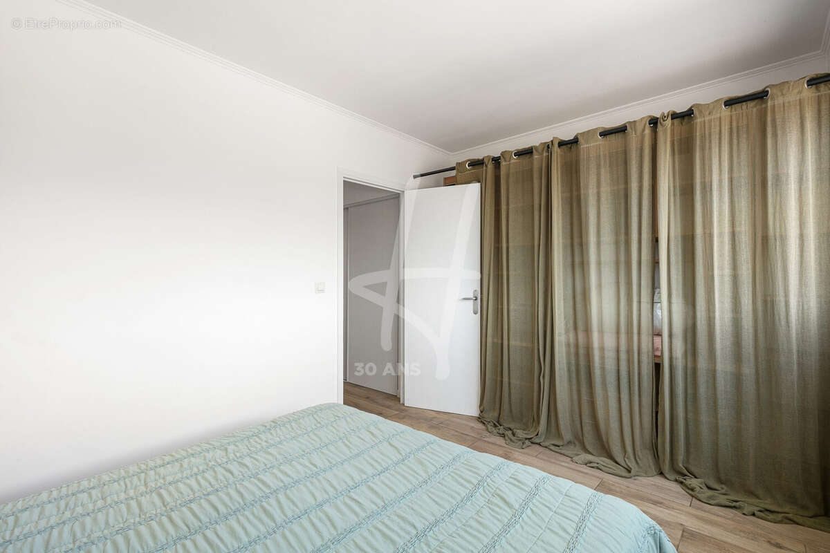 Appartement à SAINT-LAURENT-DU-VAR