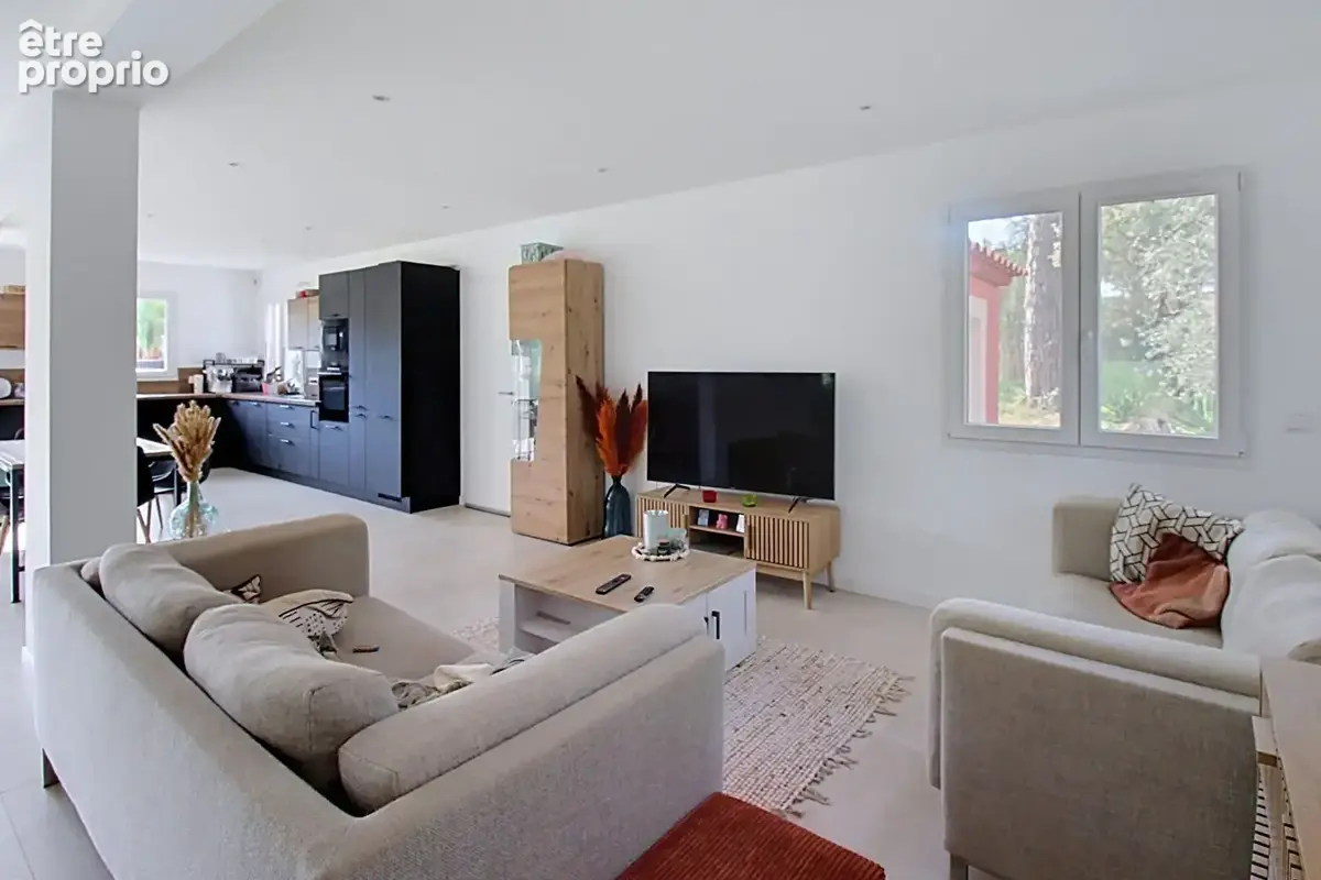 A VENDRE ! Villa neuve 5 chambres de 140 m² avec piscine et garage - VIDAUBAN - photo 13