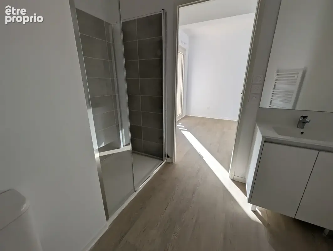 Appartement T2 - 47 m2 - Nîmes (Mont Duplan) - Terrasse & Parking - photo 9