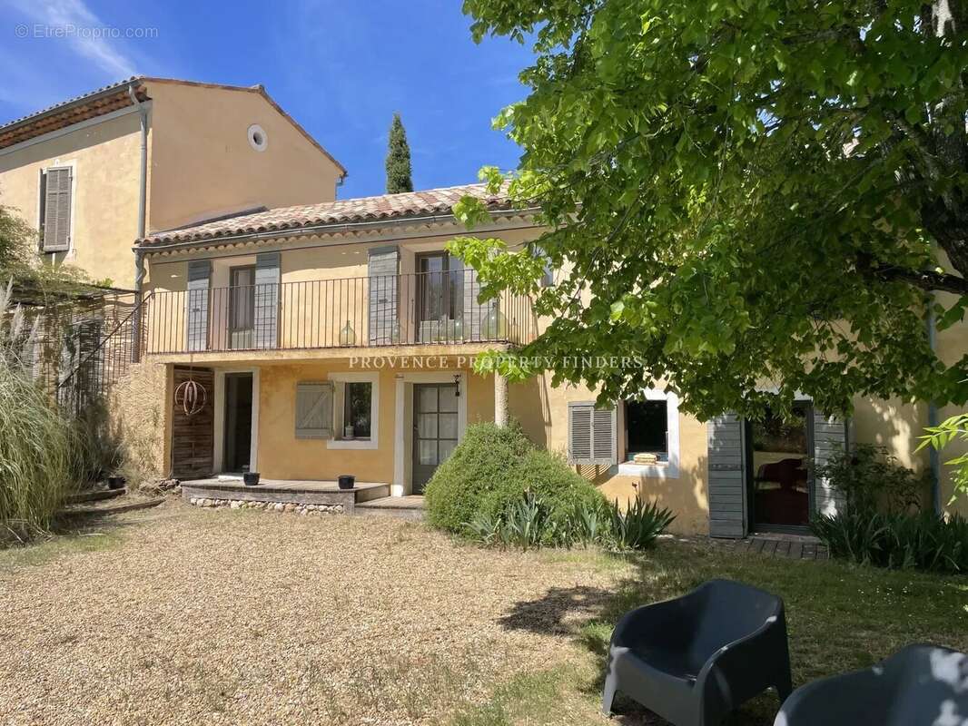 Maison à VILLECROZE