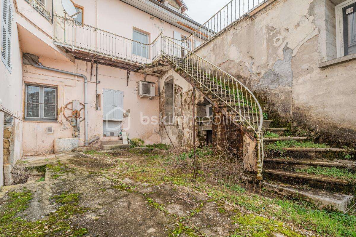 Appartement à SAINT-GENIX-SUR-GUIERS