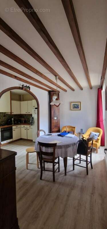Maison de ville avec garage, caves et espace indépendant - photo 7