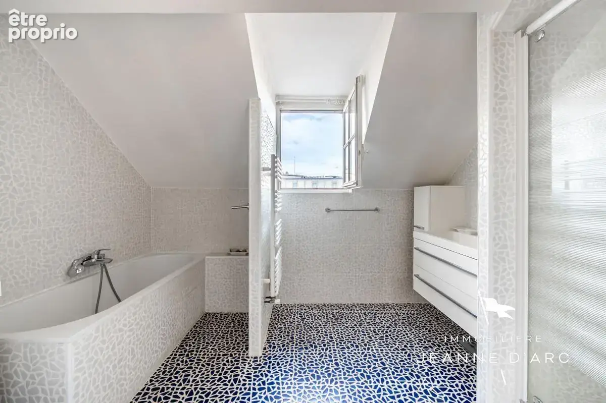 Versailles - place de la loi - maison de 238 m² au sol - 7 chambres - jardin - garage - photo 19