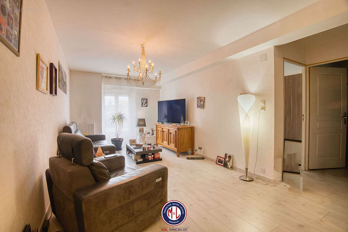 Appartement à COURCELLES-CHAUSSY