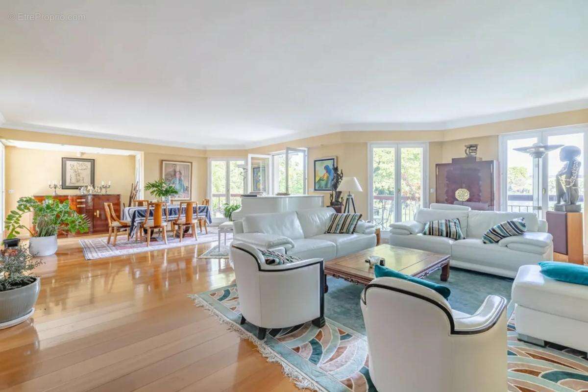 Appartement à ENGHIEN-LES-BAINS