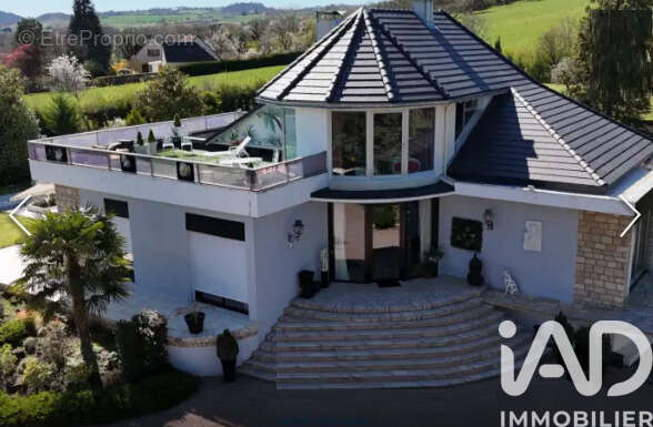 Maison 300 m² à Gannat  - photo 3