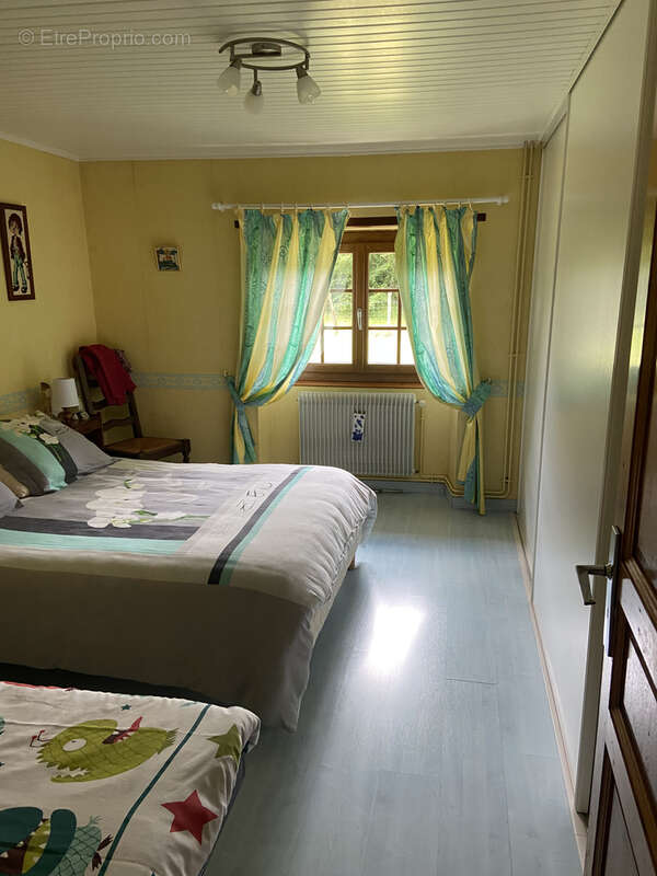 Propriété sur 1Ha 10a 55ca, maison ancienne et séchoir aménagé avec dépendances - photo 18