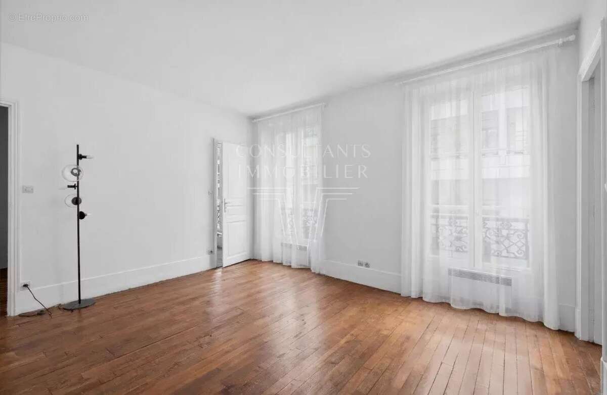 Appartement à LEVALLOIS-PERRET