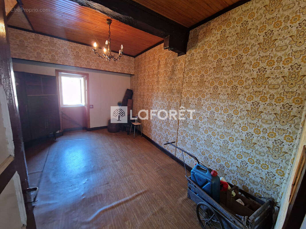 Maison à LE MONASTERE