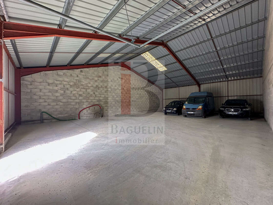 Parking à FOURAS