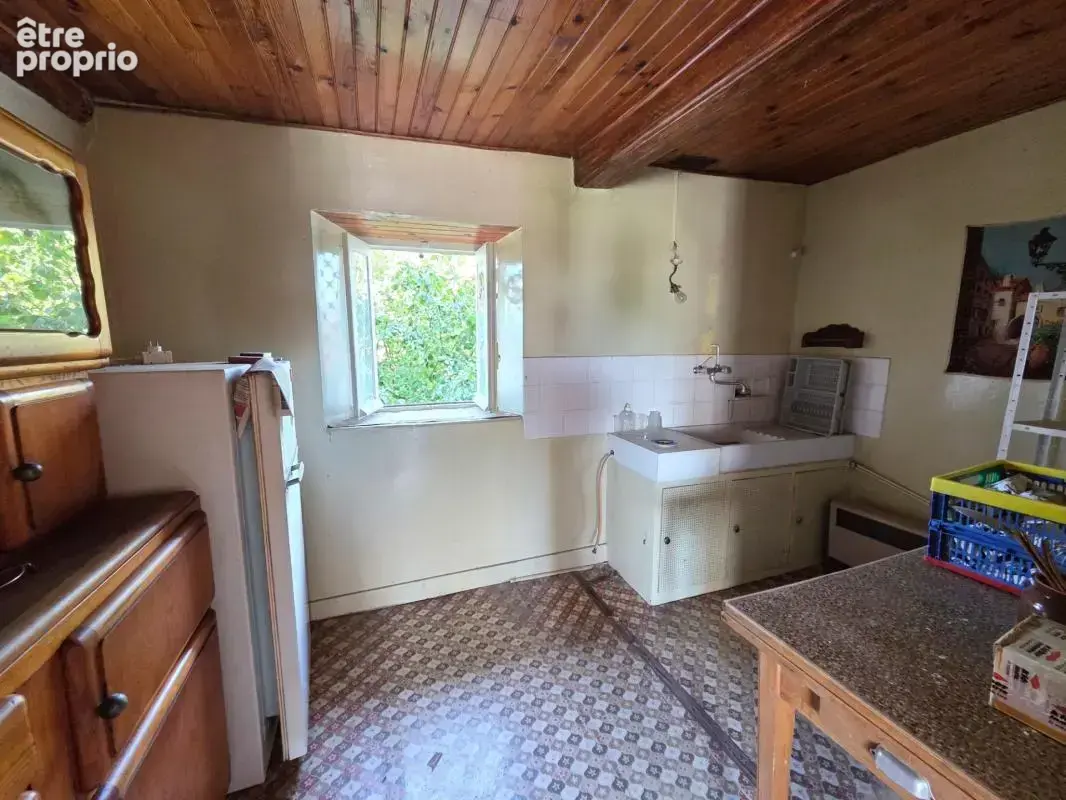 *** exclusivite ***  à renover - maison en pierre avec jardinet et dependances *** isserteaux 63270 *** - photo 7