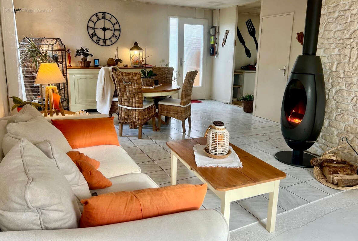 Maison à SAINT-JUST-LUZAC