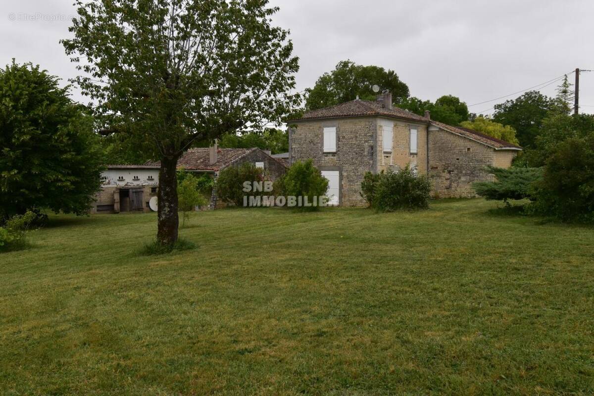 DSC_0053 - Maison à CHAMPNIERS