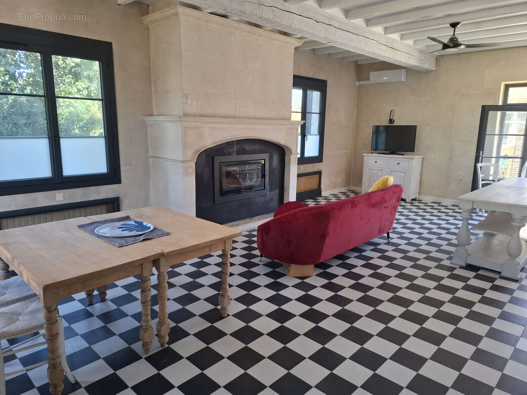Appartement à FONTVIEILLE