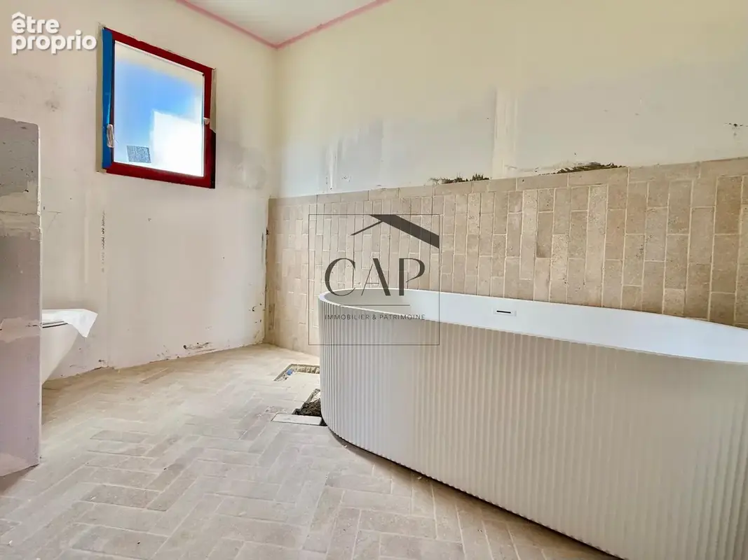 Villa de standing T5 de 196 m2 avec piscine à proximité de Solenzara - photo 7