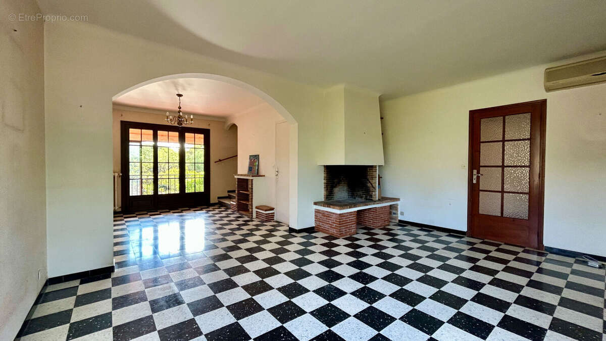 Maison à LA GAUDE