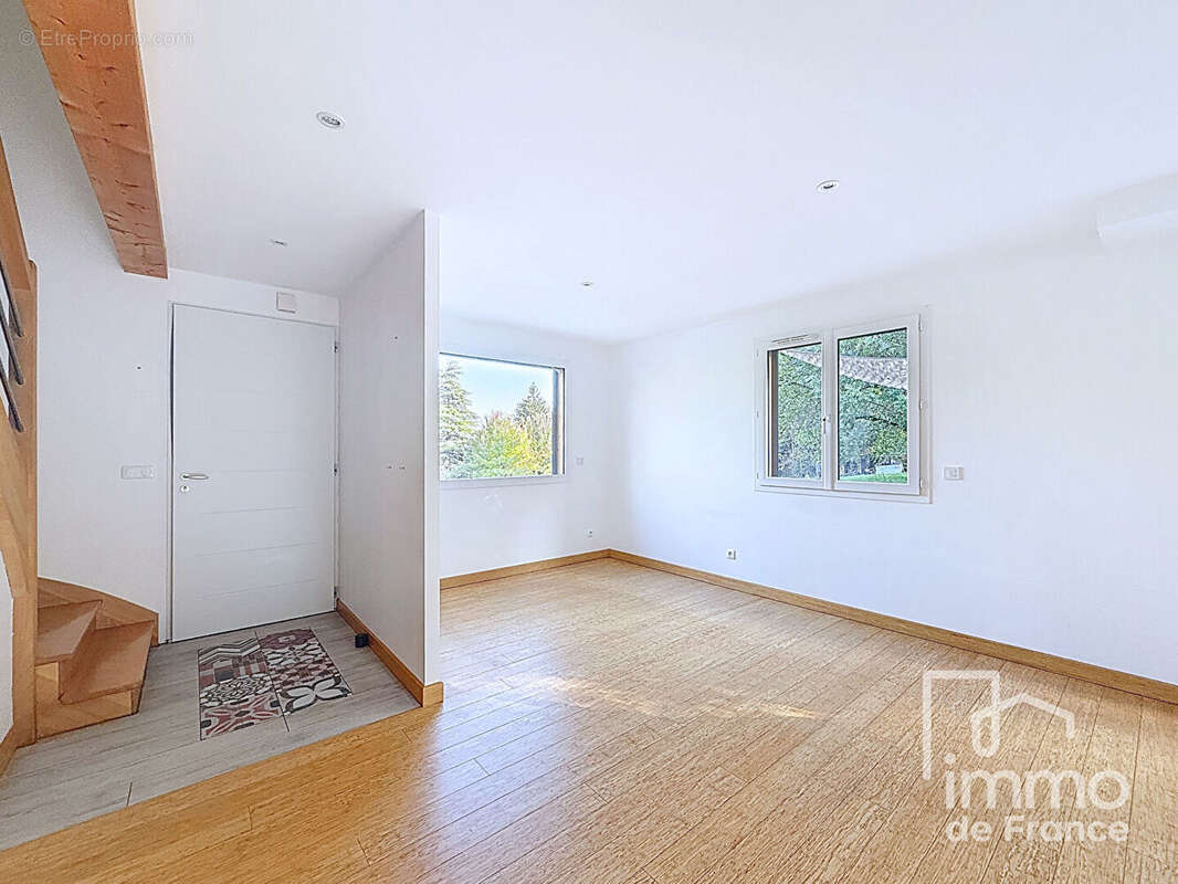 Maison à BELLEGARDE-SUR-VALSERINE