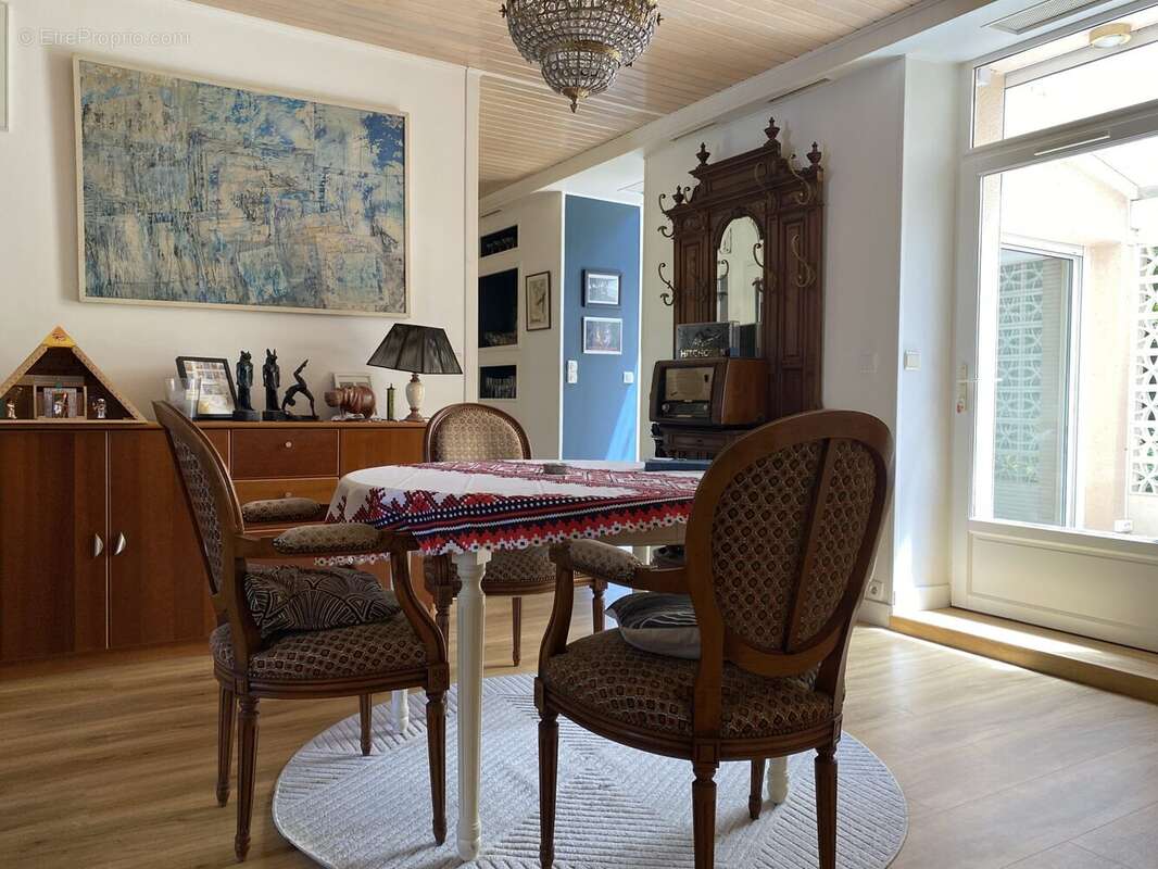 Maison à CHATEAUNEUF-LA-FORET