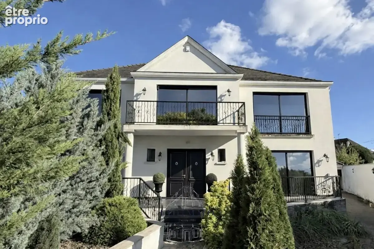Photo Maison à Chennevieres-Sur-Marne au prix de 1 180 000€