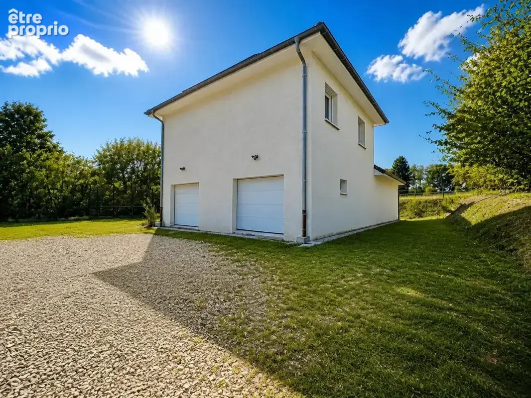 Belle maison familiale avec 4 chambres, grand garage et jardin arboré - photo 26