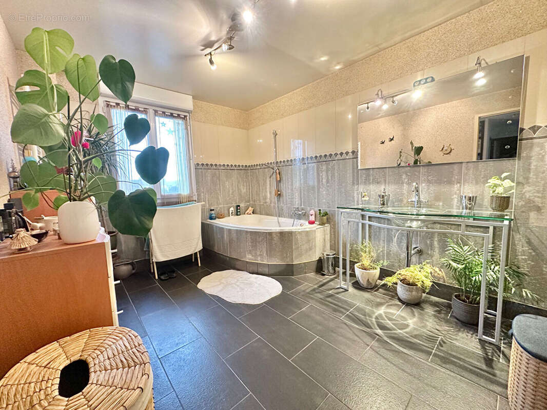 Maison à SARTROUVILLE