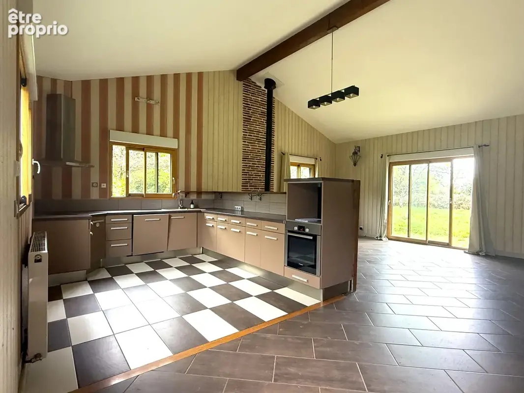 Maison familiale 156 m2 à Lusignan - photo 3